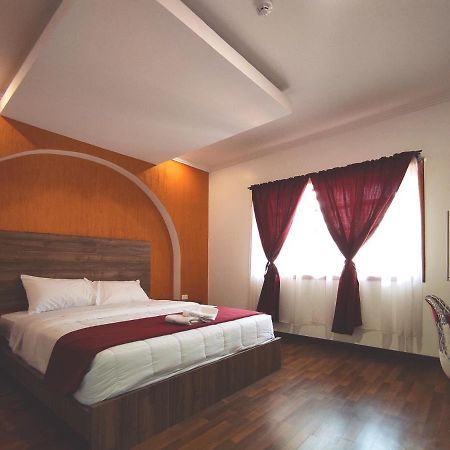 Hostal Nizza Cuenca Esterno foto