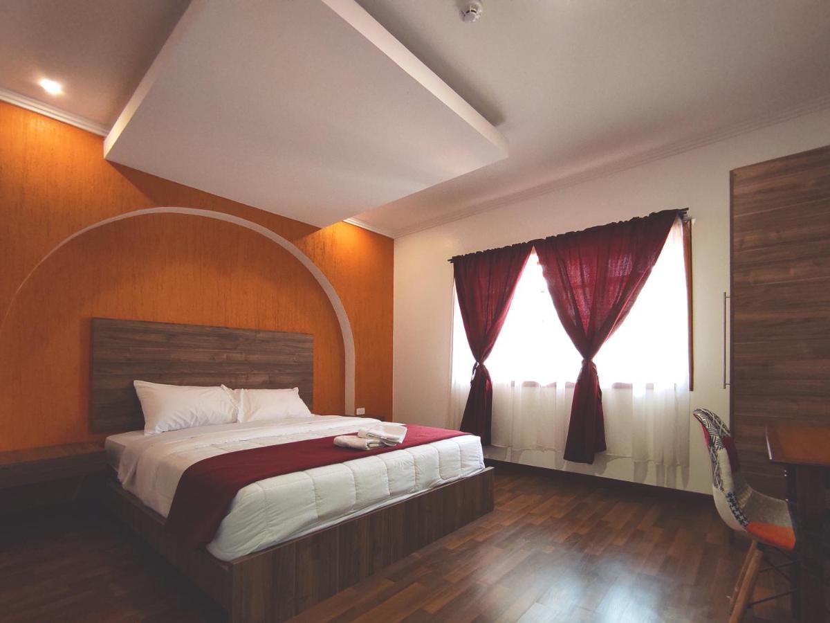 Hostal Nizza Cuenca Esterno foto