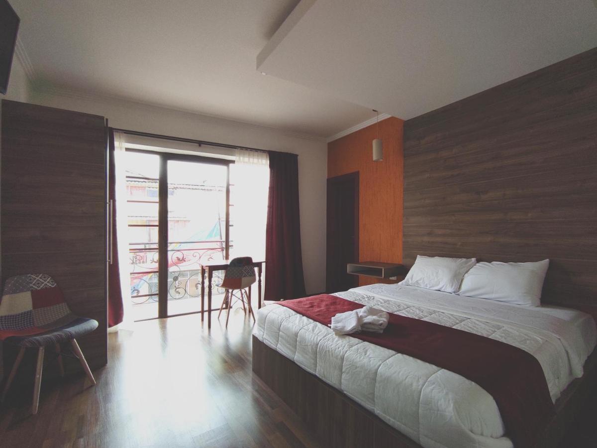 Hostal Nizza Cuenca Esterno foto