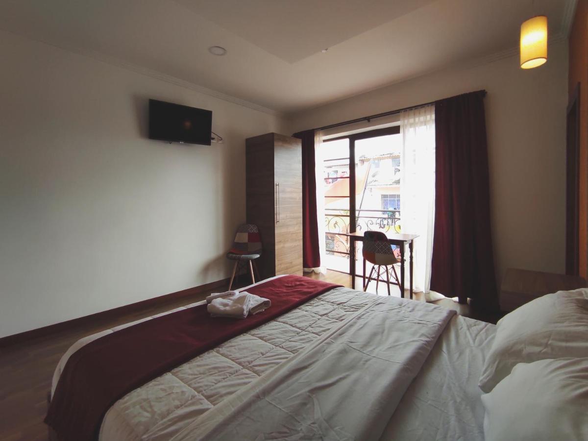 Hostal Nizza Cuenca Esterno foto
